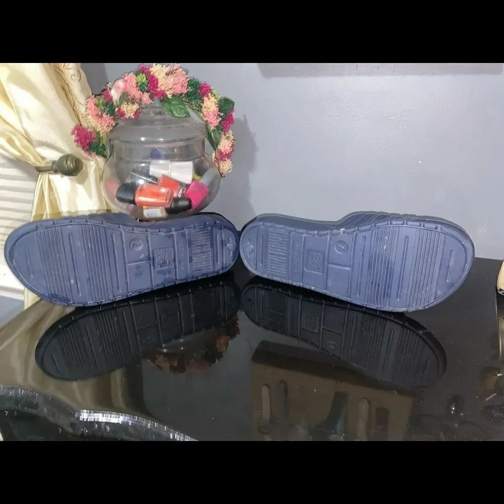 Men’s navy blue slides